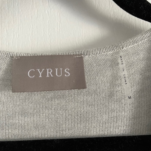 Cyrus hi-low front twist top - Picture 3 of 3